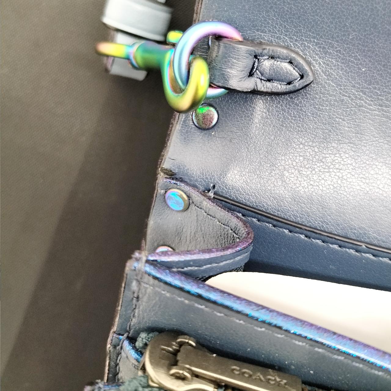 ひび割れあります。