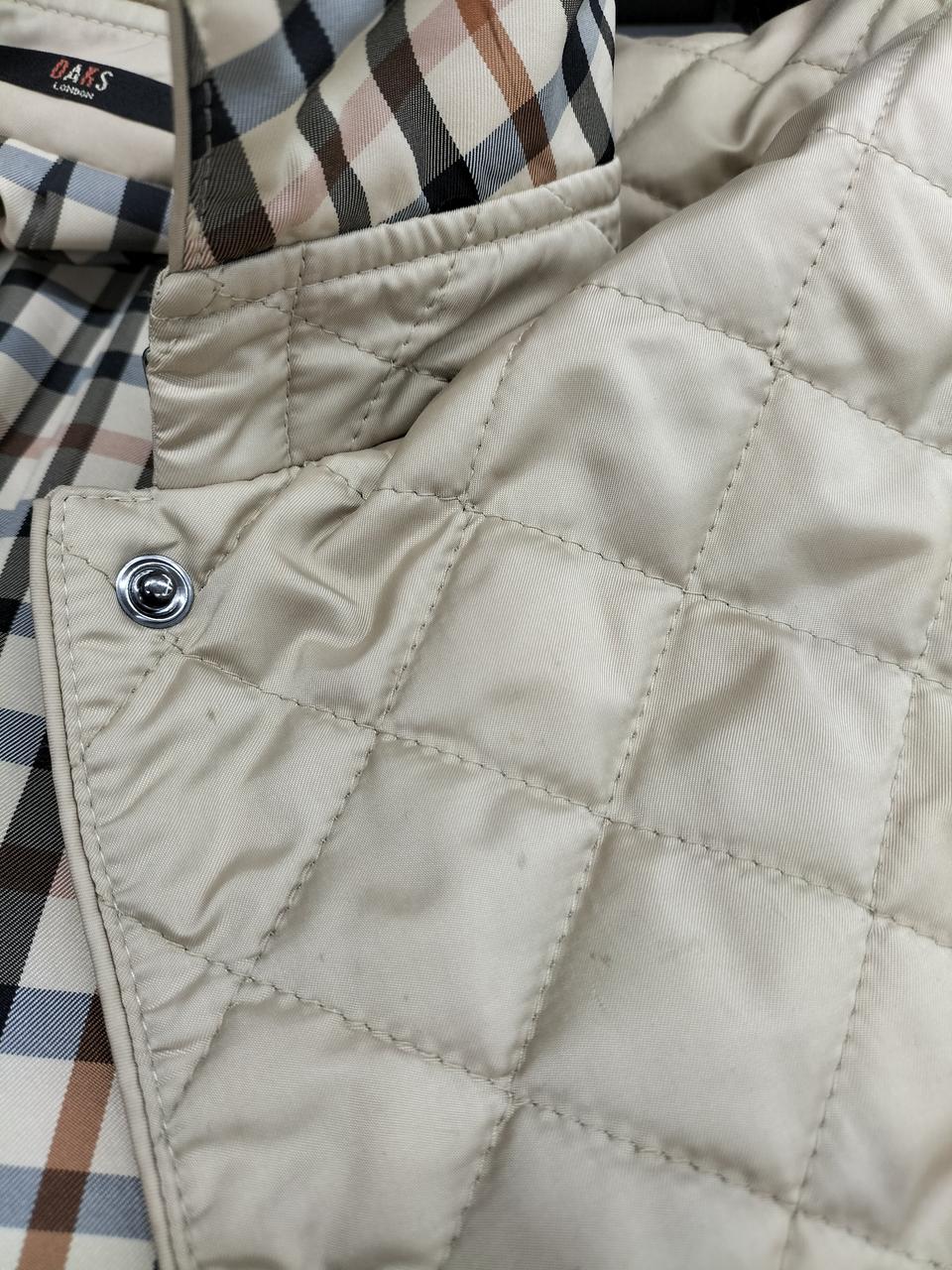 うっすらシミあり