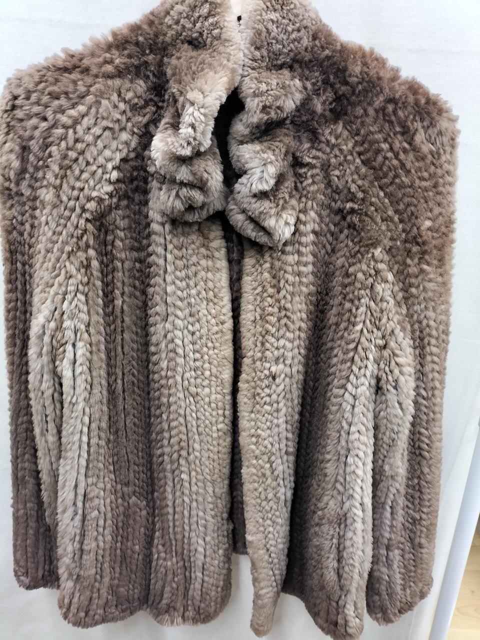 肌触り良く軽い毛皮ジャケットです☆彡