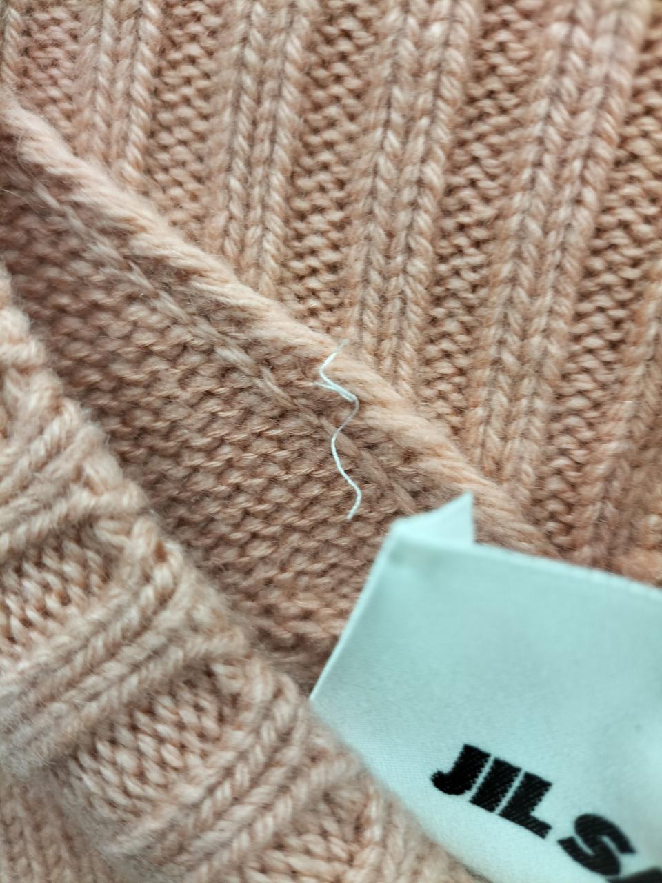 1箇所糸外れてます