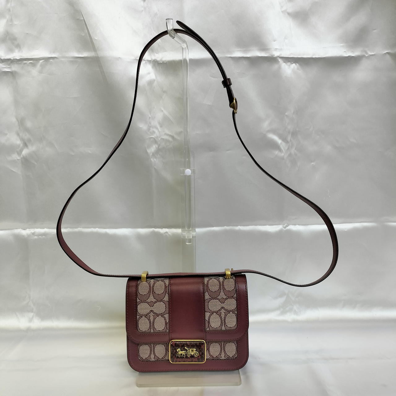 ショルダー長さ　約103cm〜128cm