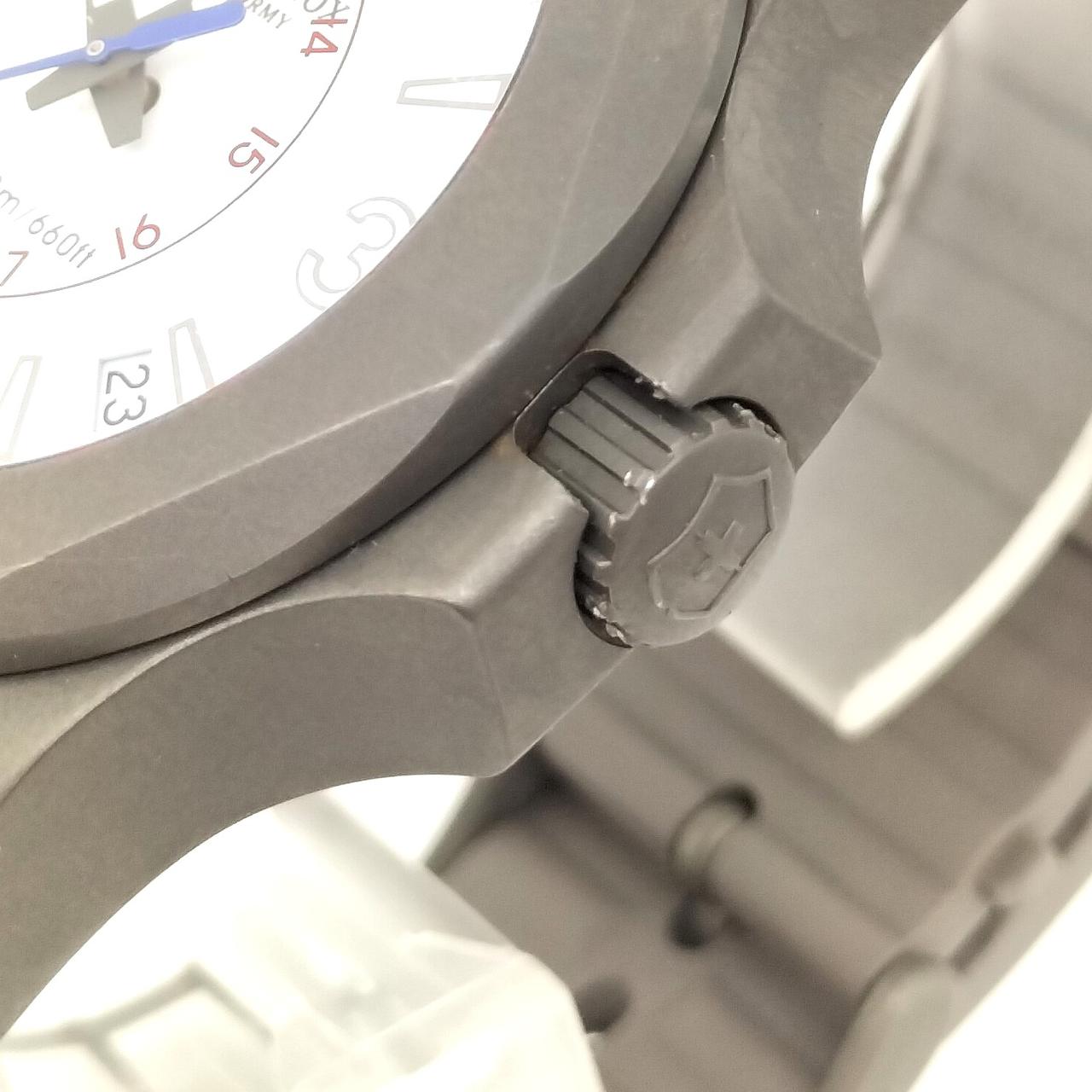 リューズに小傷あり