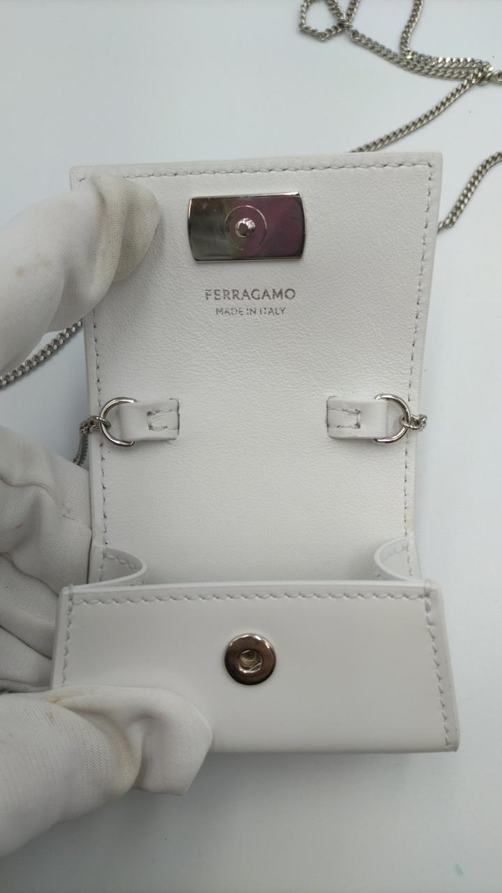 フェラガモ(FERRAGAMO)|AIRPODSケース|HARDOFFオフモール