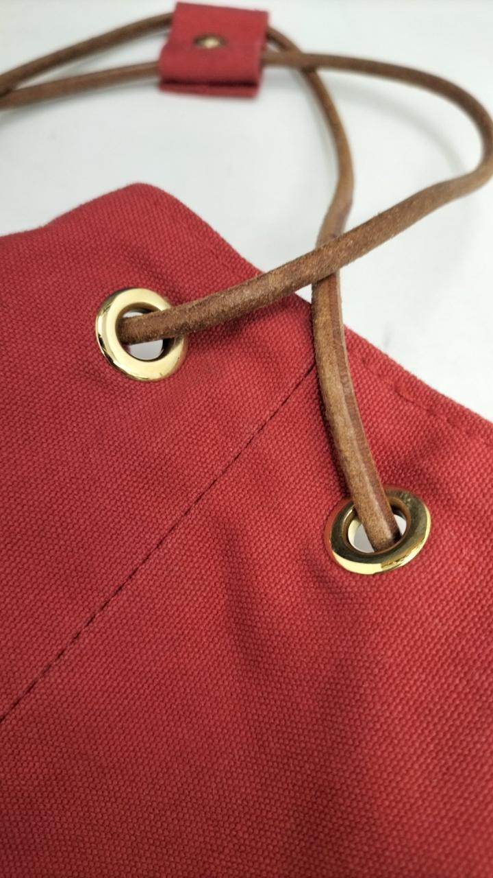 HERMES巾着 HERMES 90cm 方巾/絲巾(愛馬仕的動態分享粉色系) | 精品服飾