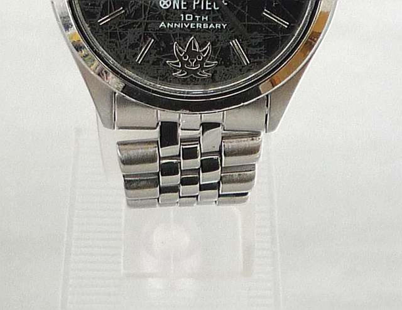 伸びて少し曲がっています