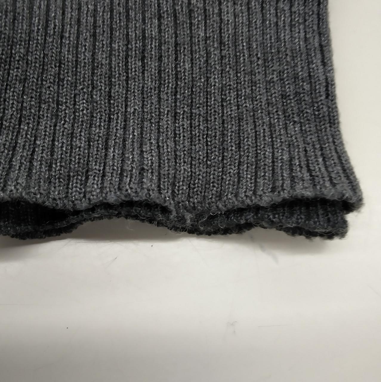 左そで部分にスレがあります。