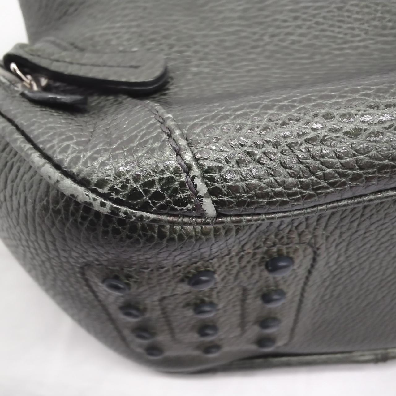 角擦れが全体的にあります。