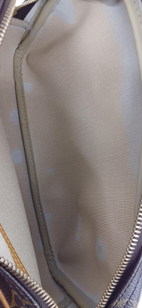 黄ばみ・汚れあり