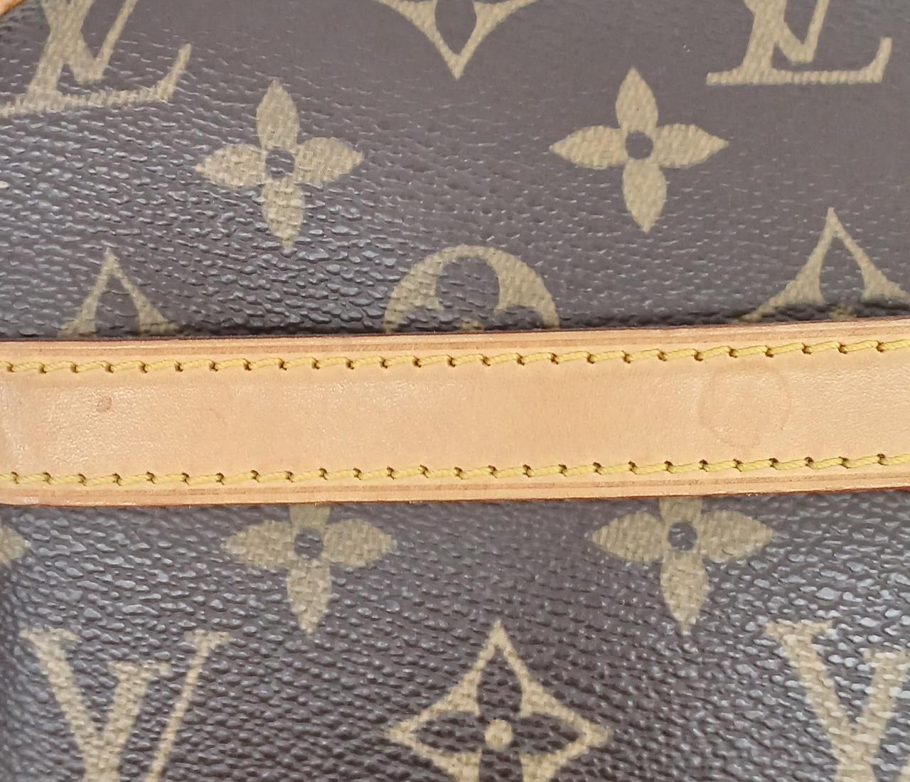 フロントポケット部分シミ汚れあり