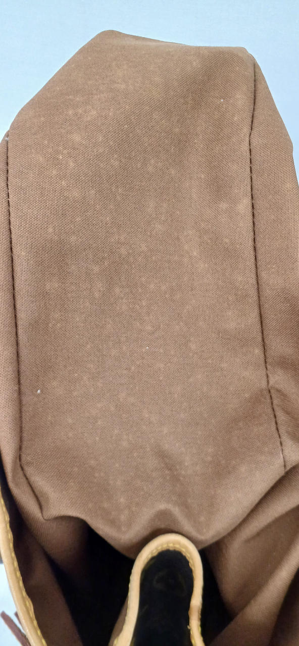 内側シミ汚れ・カビ汚れあり