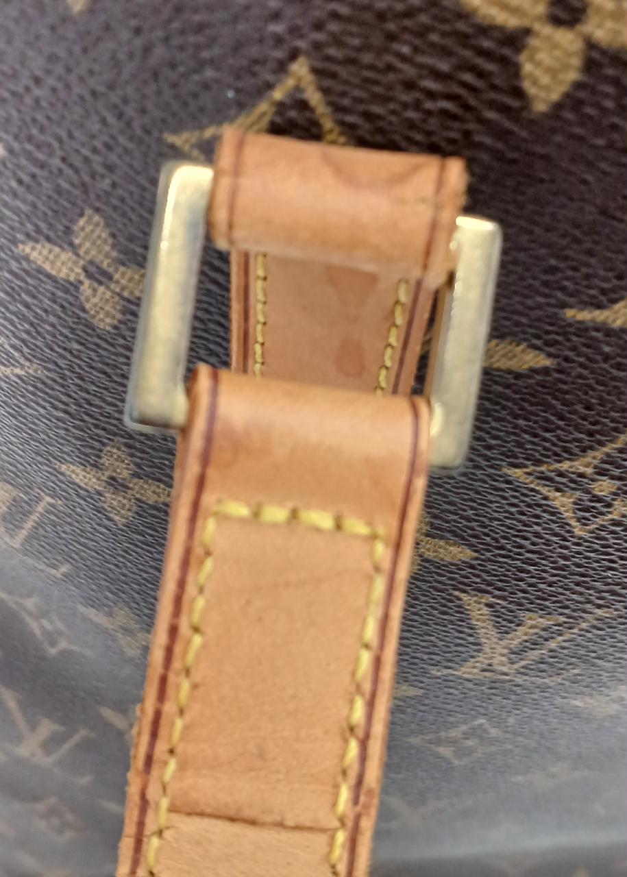 レザーシミ汚れ・劣化あり