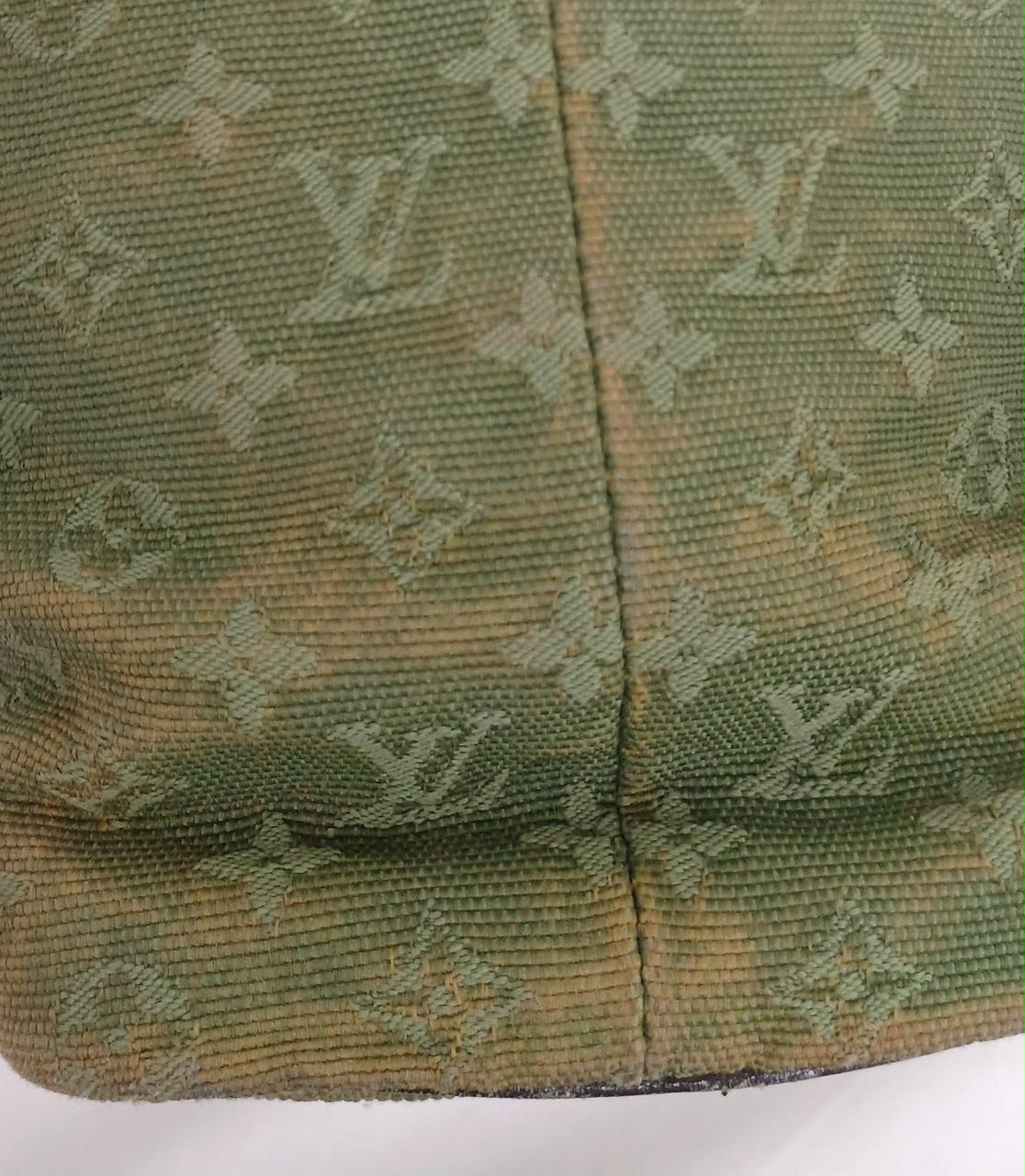 日焼けなどによる色褪せ・変色あり