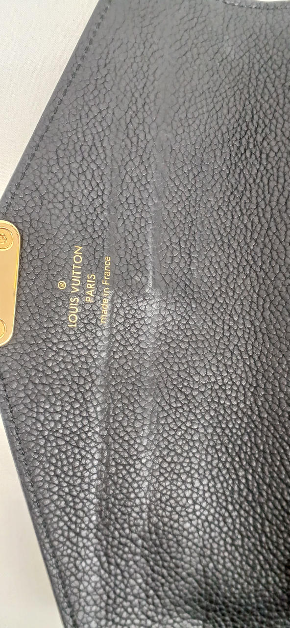 線状の跡・白い汚れ有り