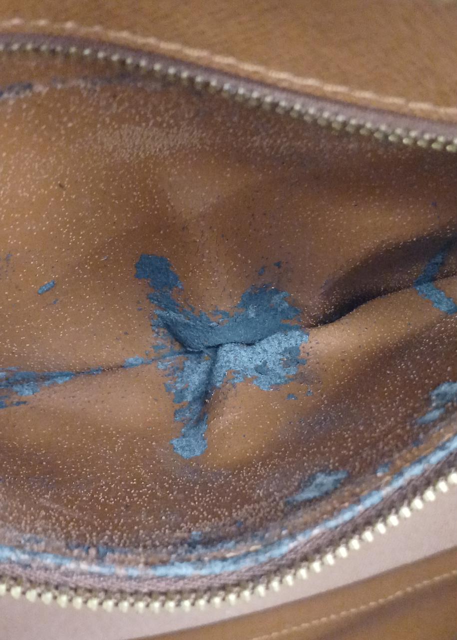 内側ポケット劣化・ベタつき有り