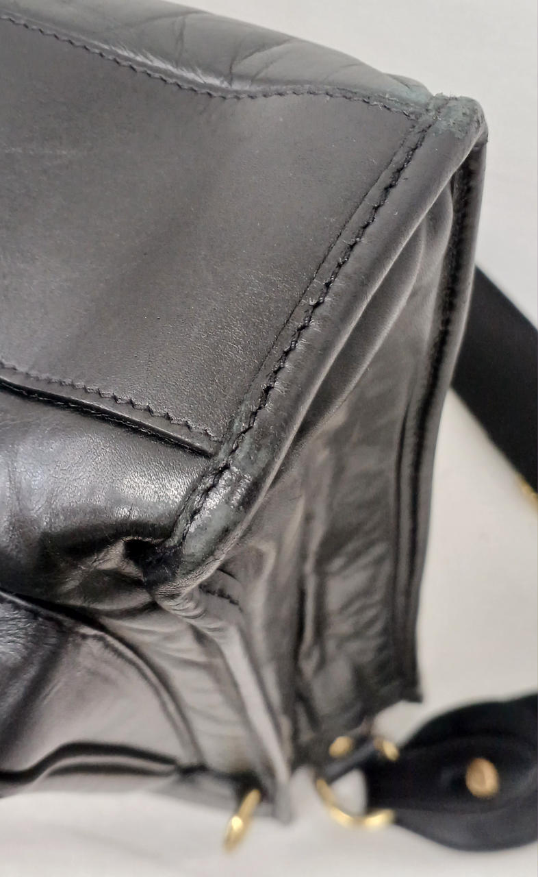 角スレキズあり