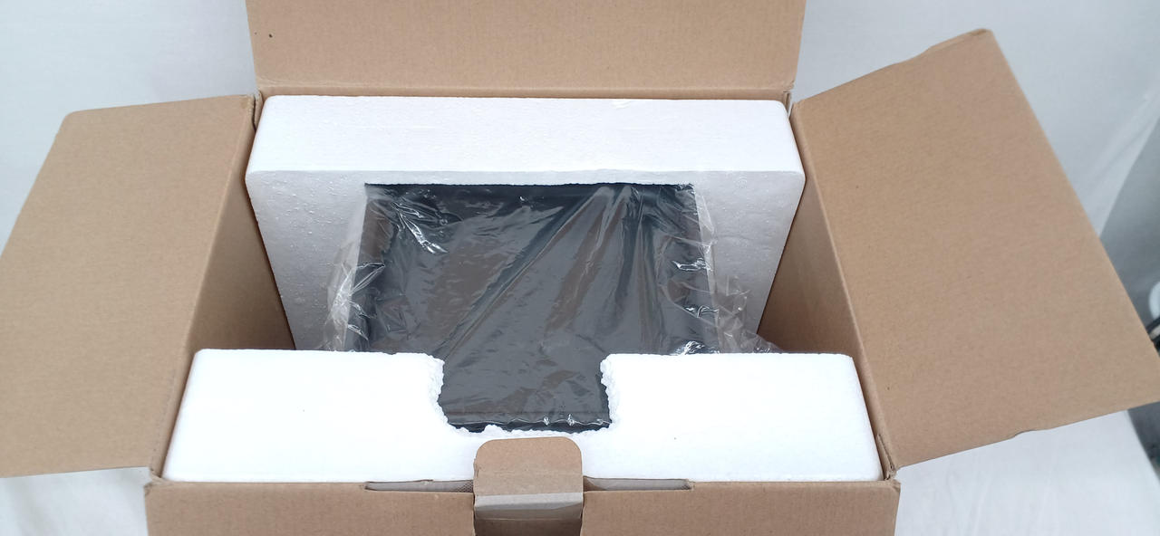 発泡スチロール割れあり