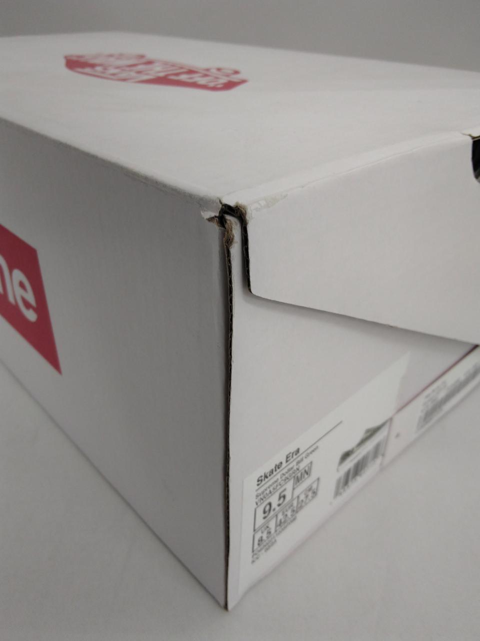 角に破れ有り