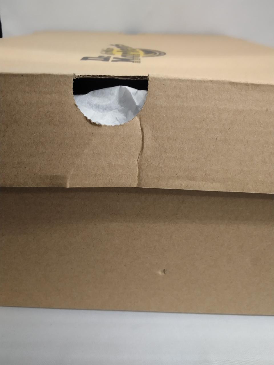 箱に折目有り