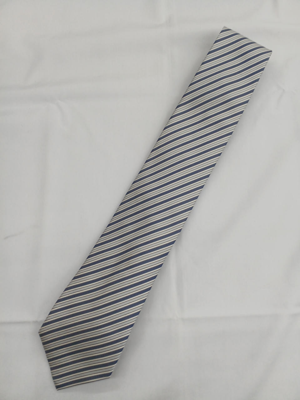 サルヴァトーレ　フェラガモ　ネクタイ