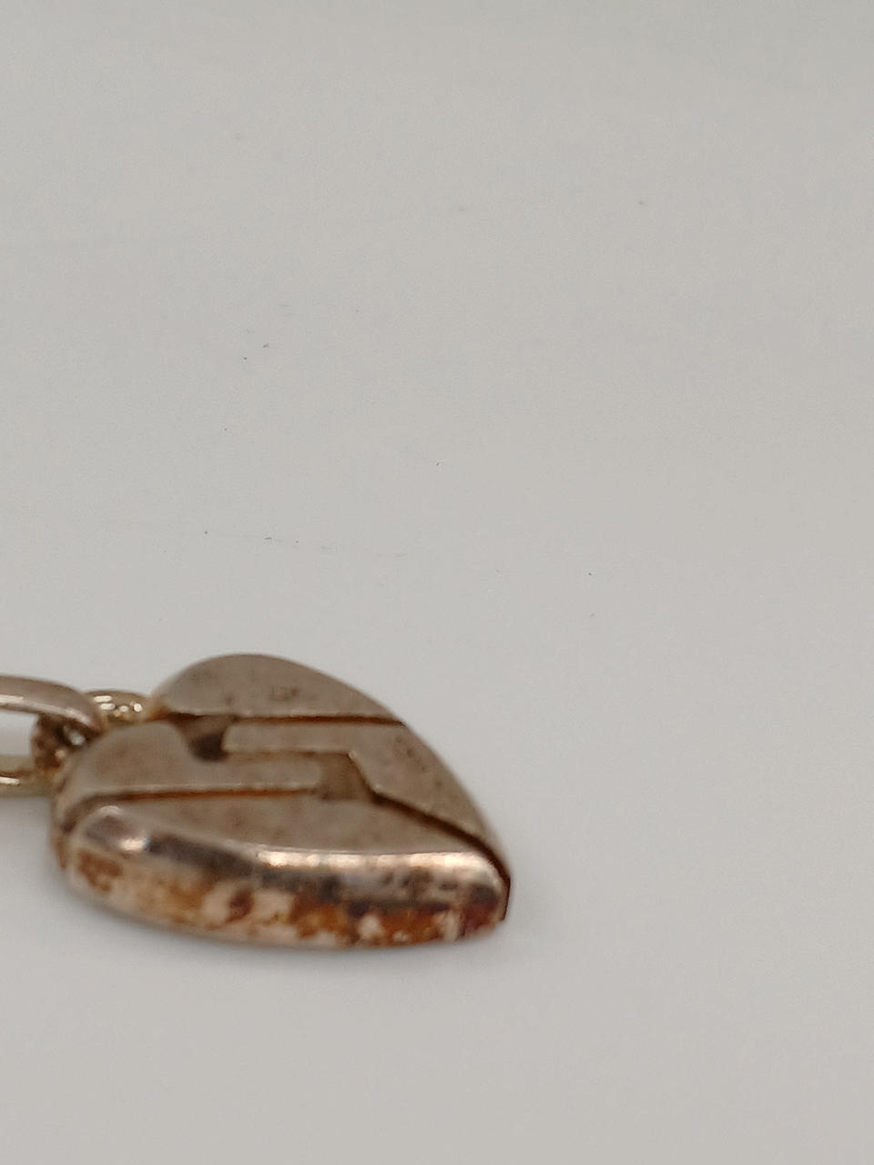 側面　変色あり