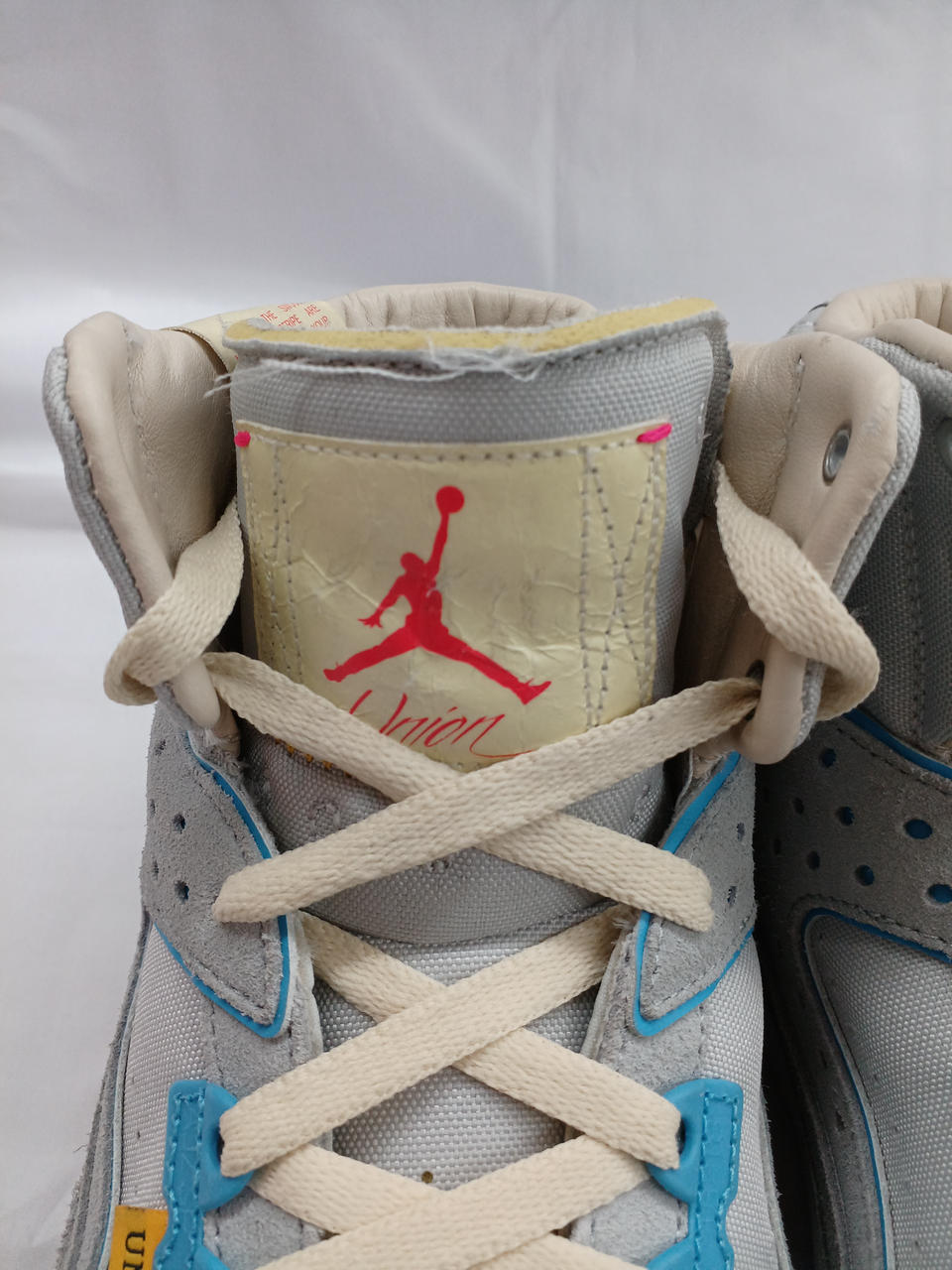 タグにしわあり