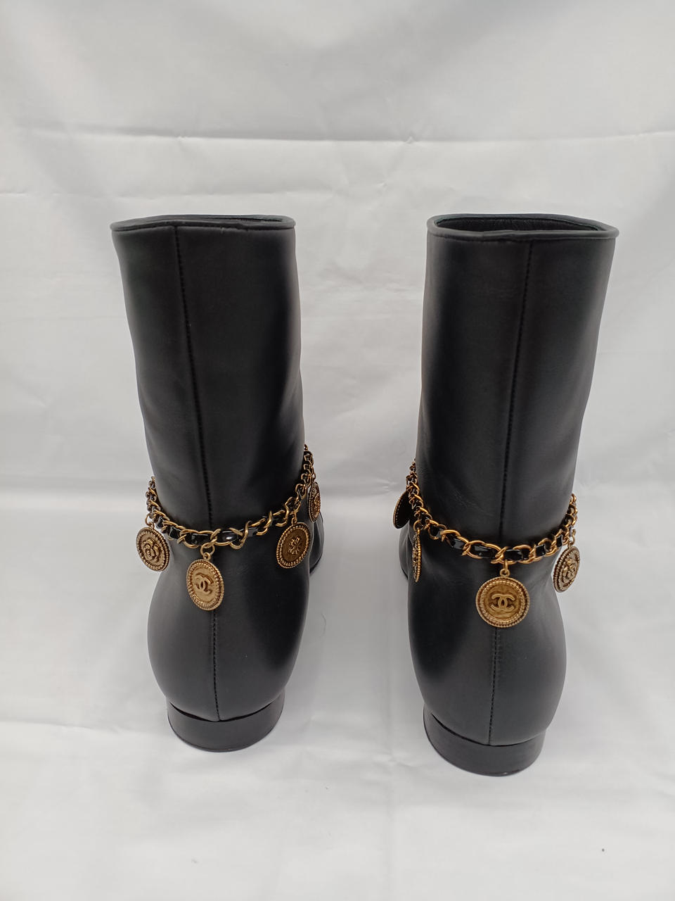CHANEL チャーム付きショートブーツ CHANEL|チャームチェーン付ショートブーツ|HARDOFFオフモール
