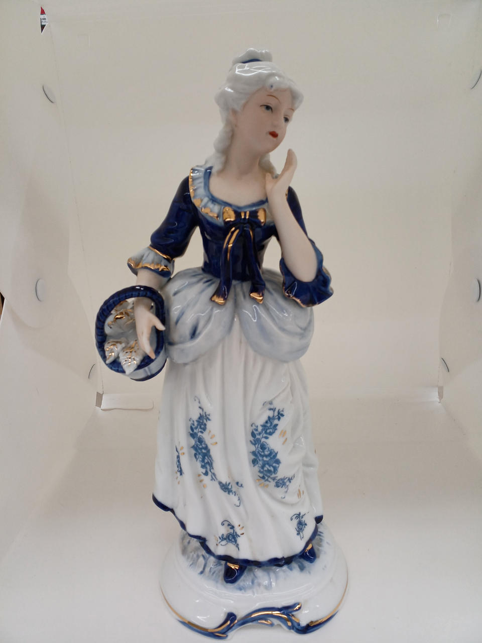 高さ　約34cm
横　約13cm