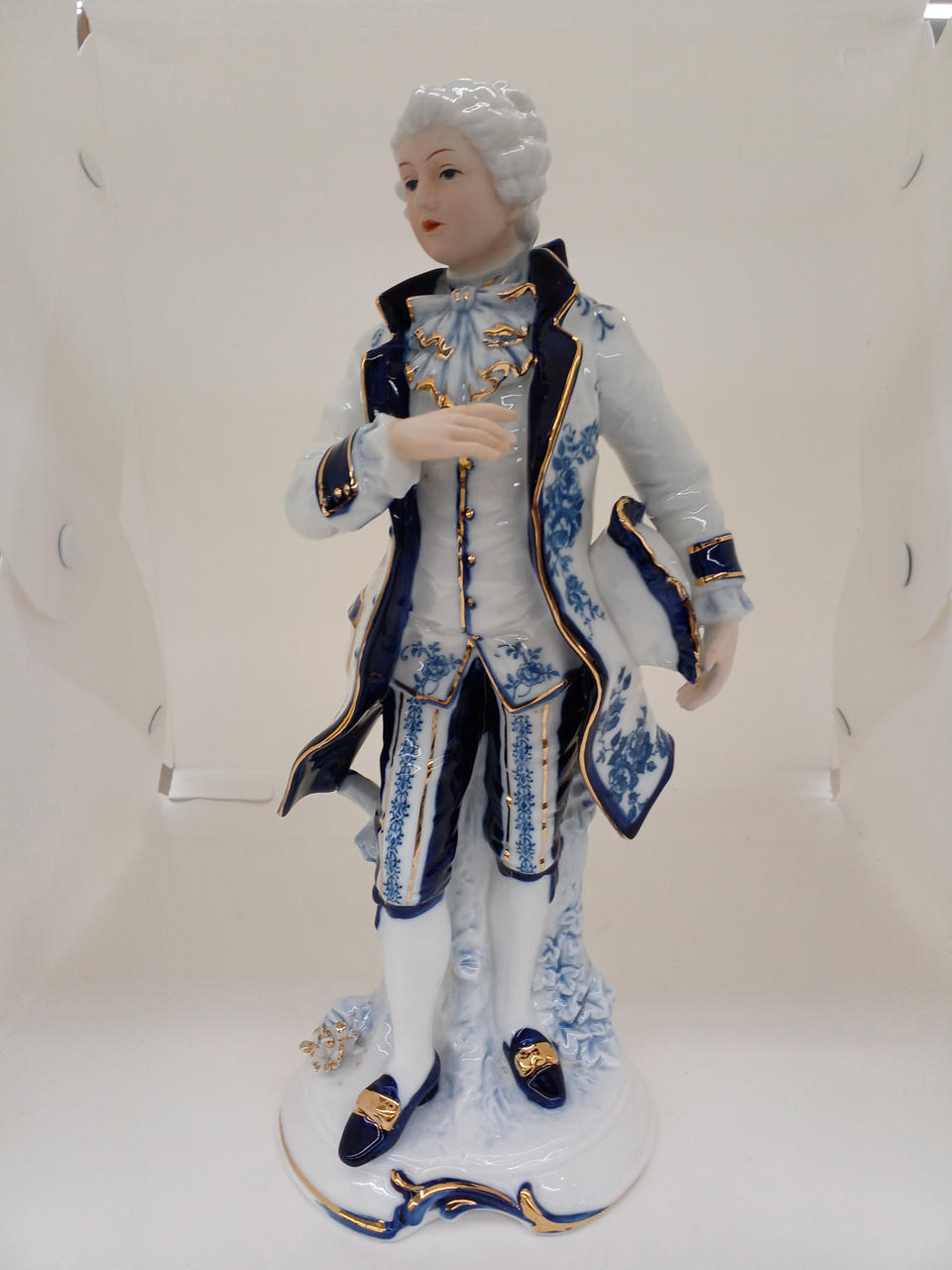 高さ　約33cm
横　約13cm