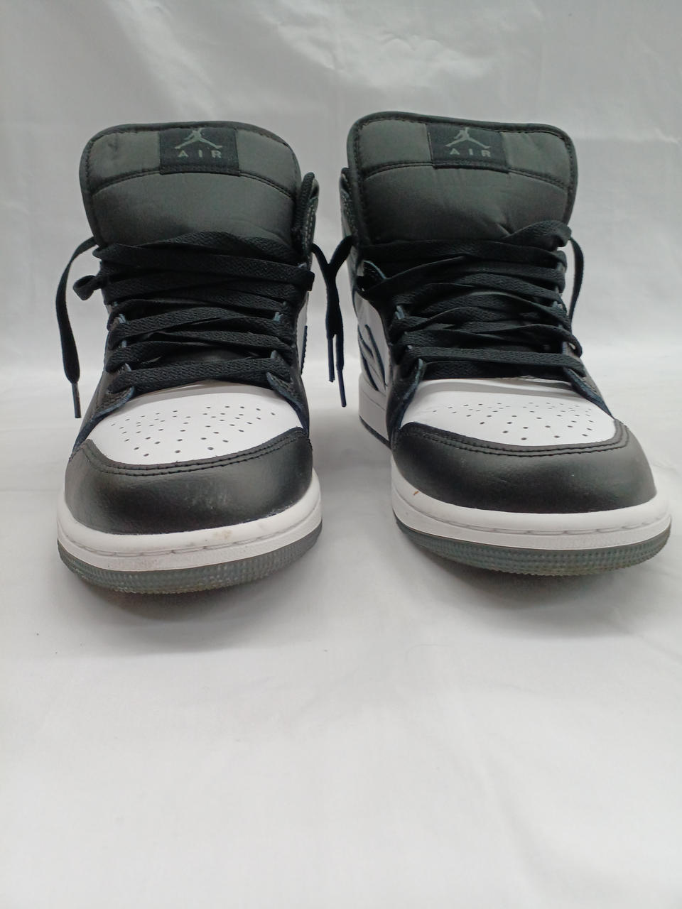 右足爪先部分にスレあり