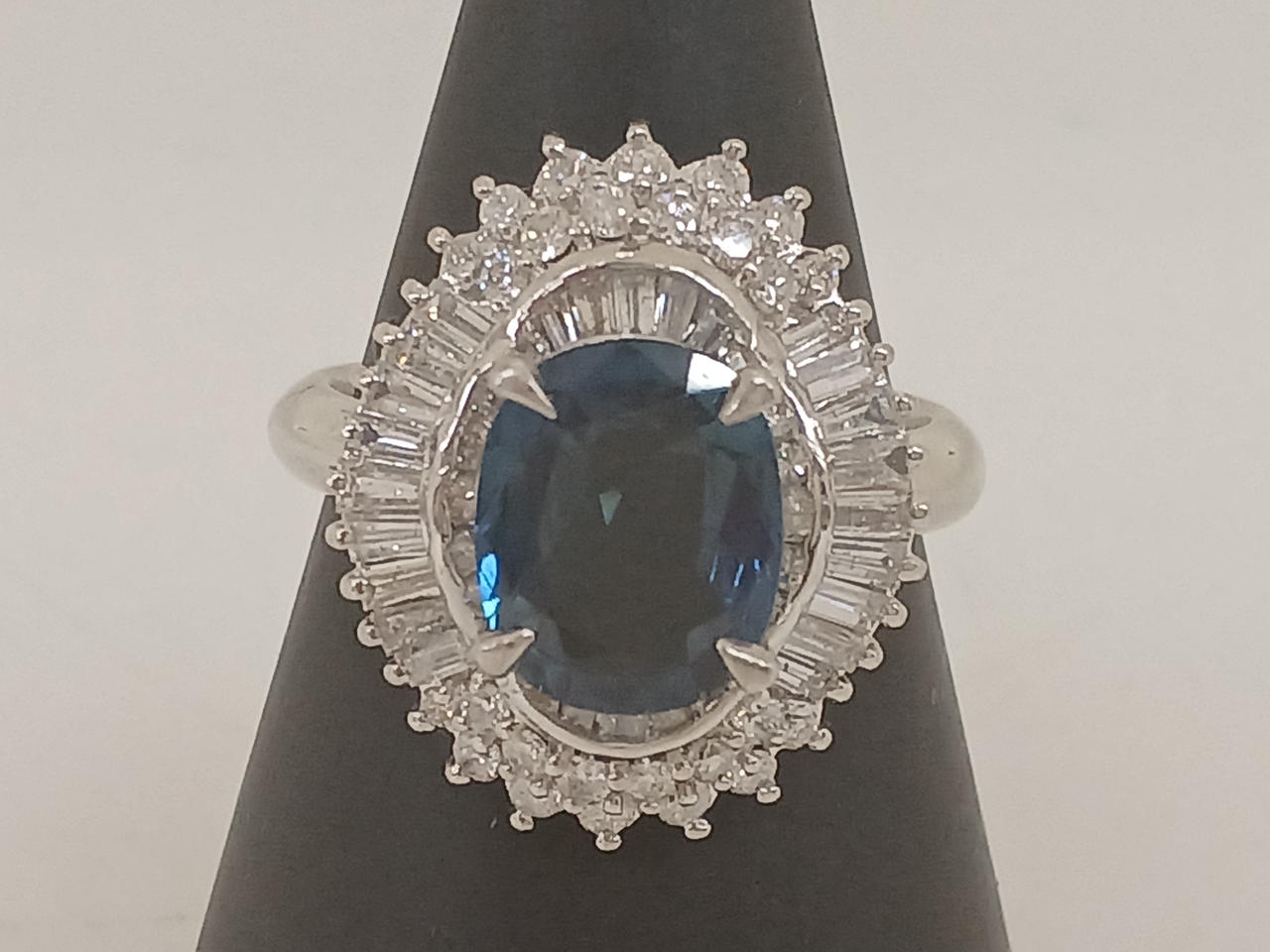 縦　約2cm
横　約1.5cm