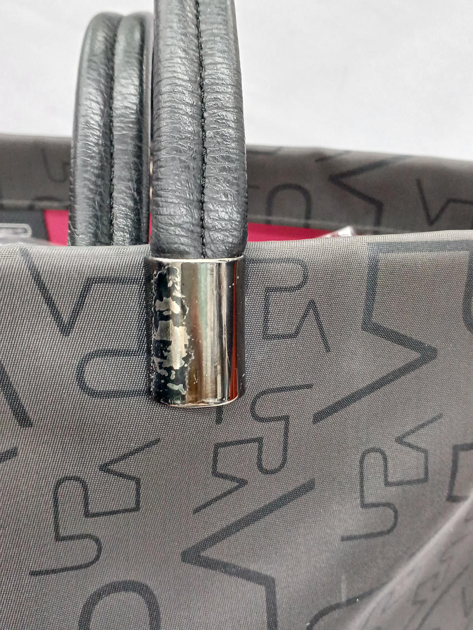 剥がれ箇所あり