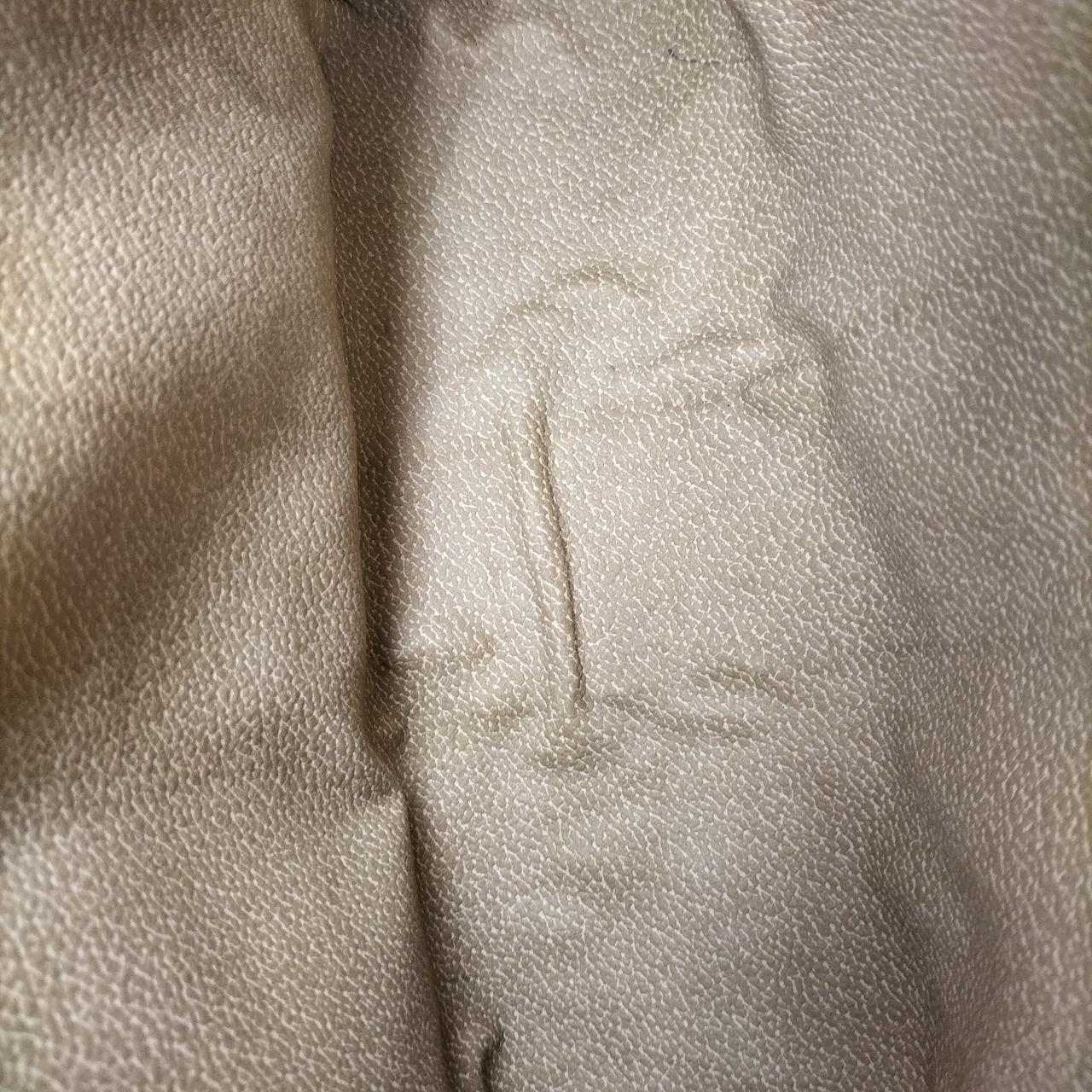 中の生地に浮きあり