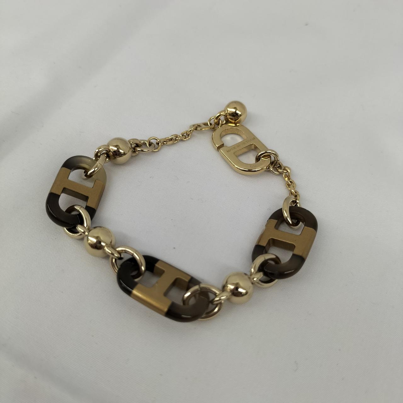 HERMESのブレスレットです。