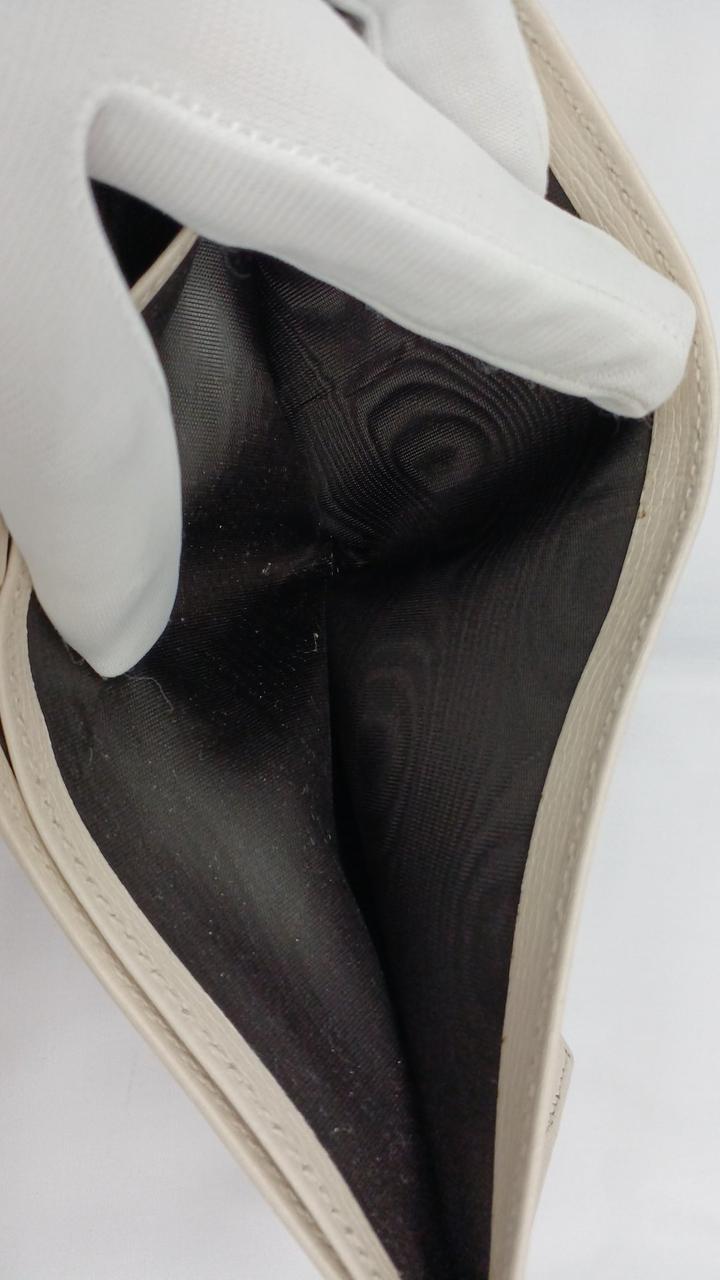 札入れ二ヶ所あり