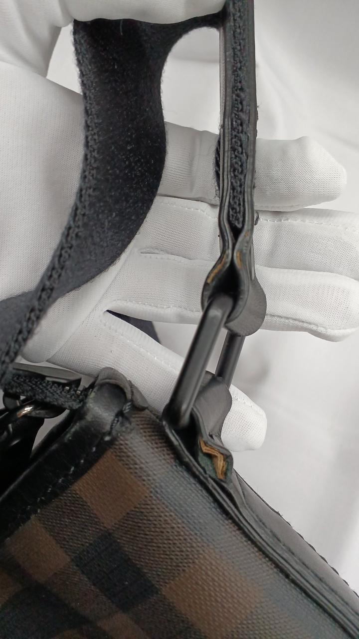 ショルダー付け根にイタミあり