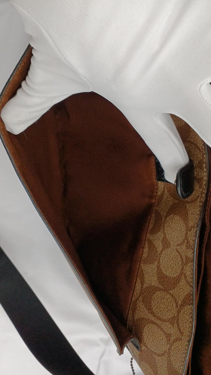 内側手前ポケット