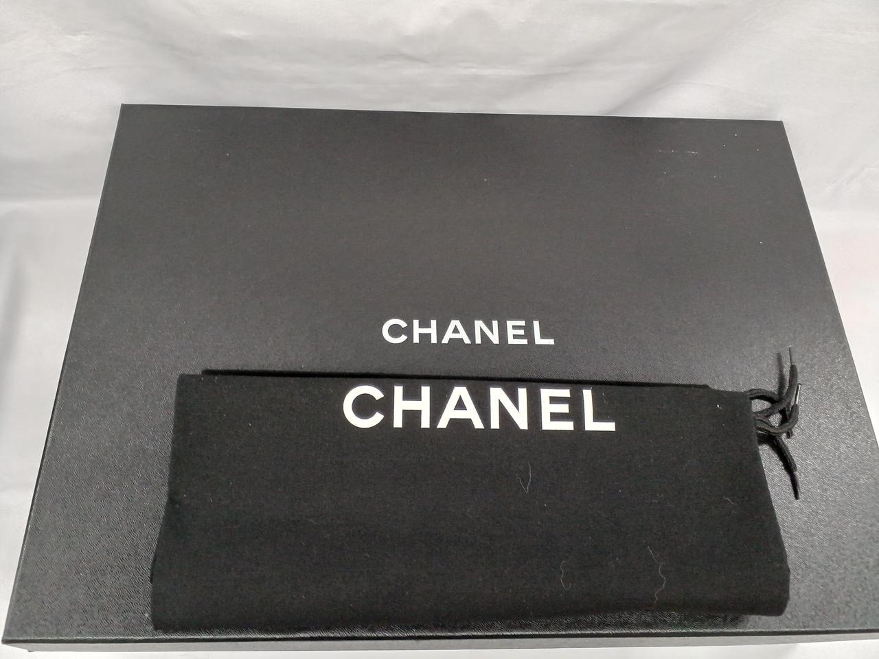 美品 シャネル CC チャーム チェーン レザー ショートブーツ 36 1/2 CHANEL - 美品 シャネル CC チャーム チェーン レザー ショート