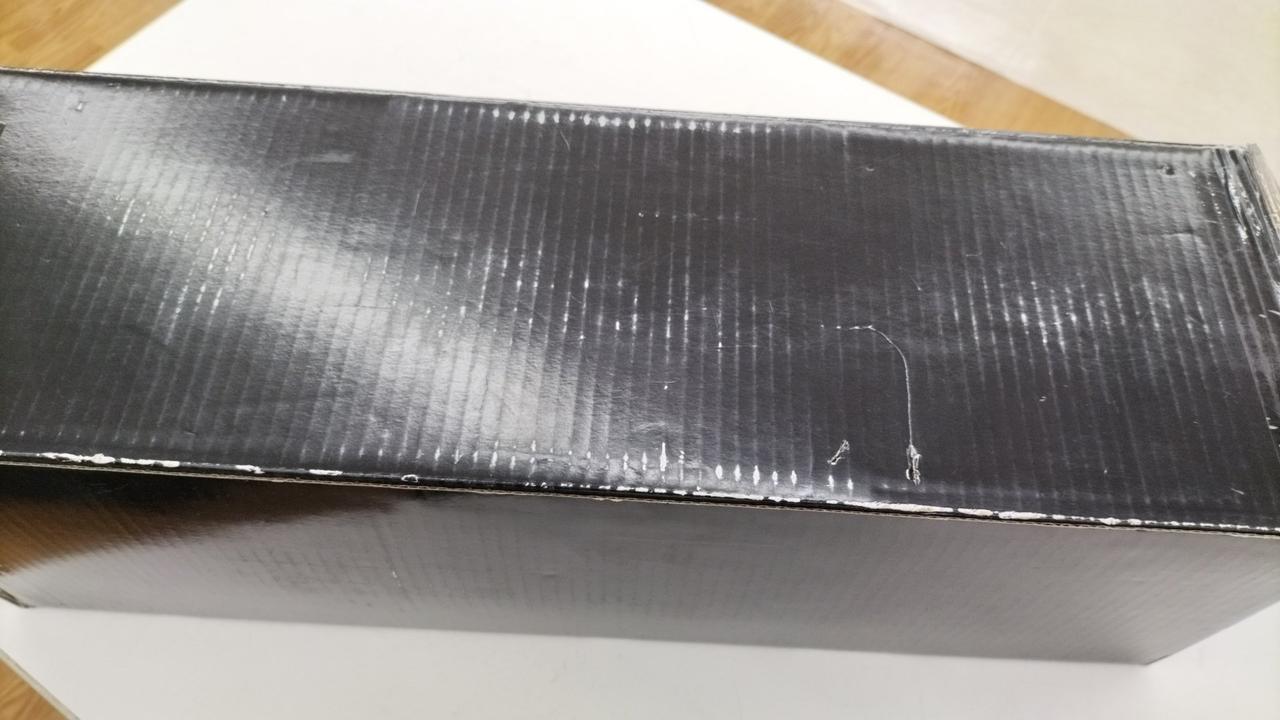 箱　傷みあり