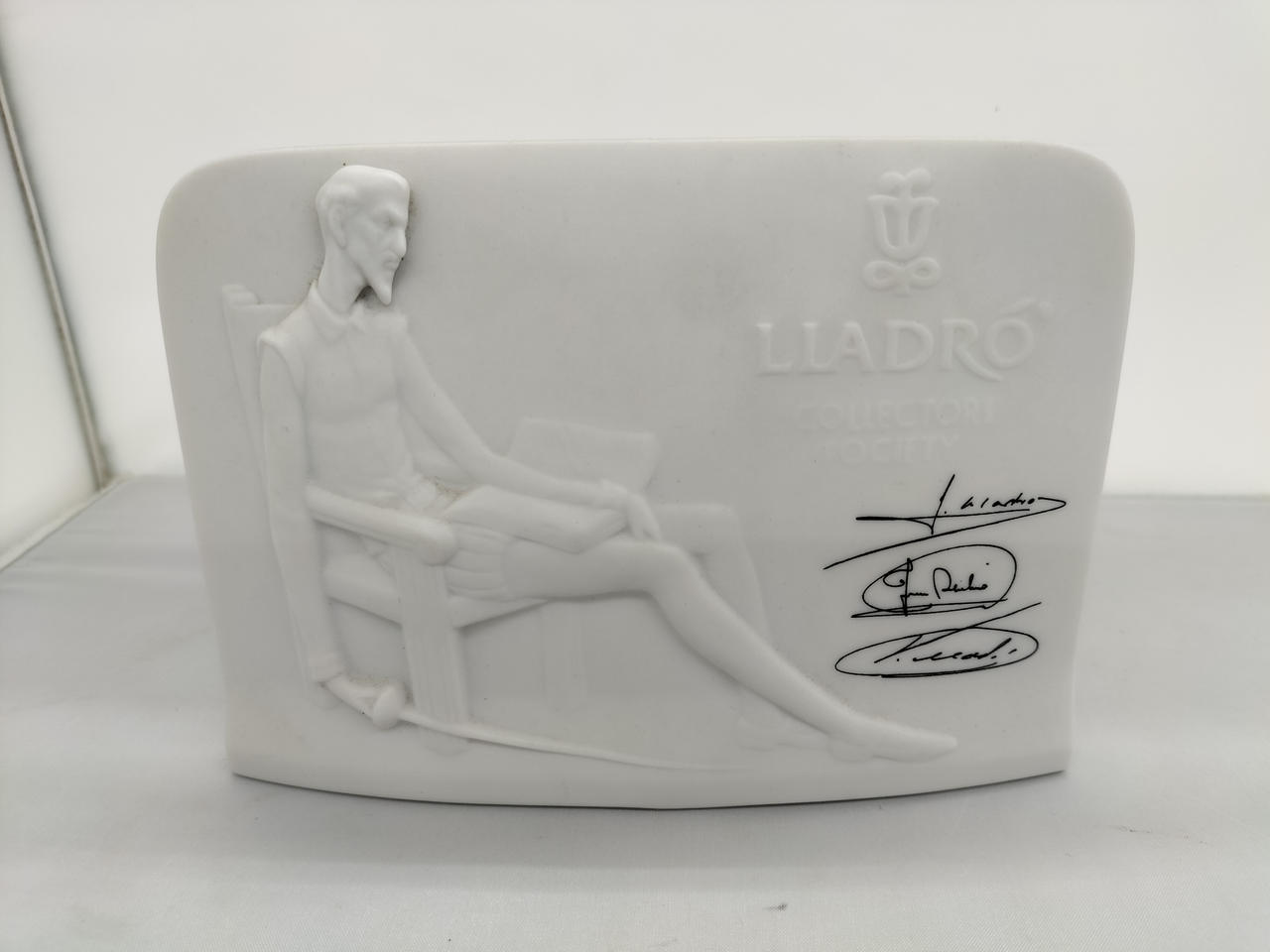 横　約14.5cm
高さ　約10.5cm