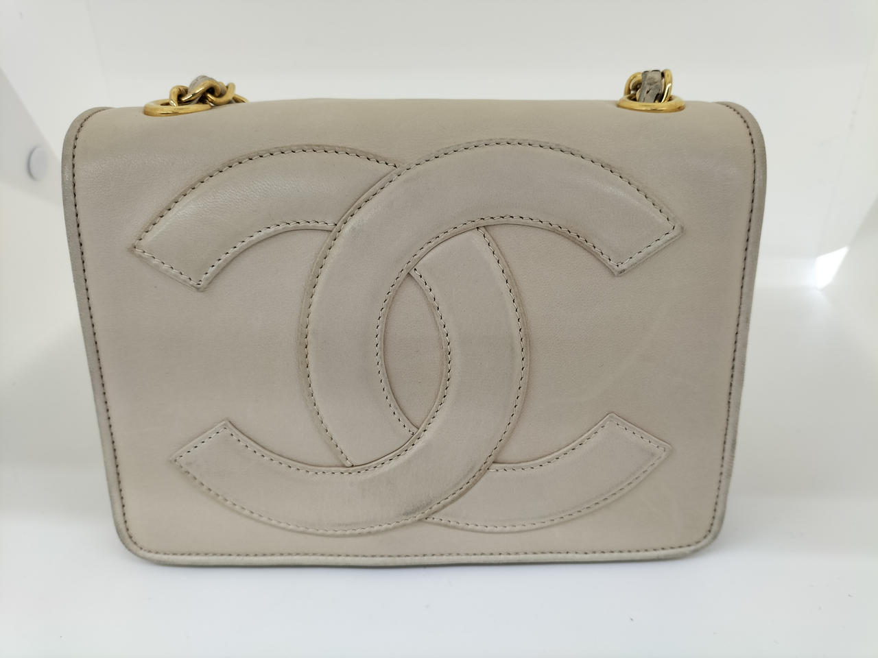 横幅約18cm、高さ約13cm