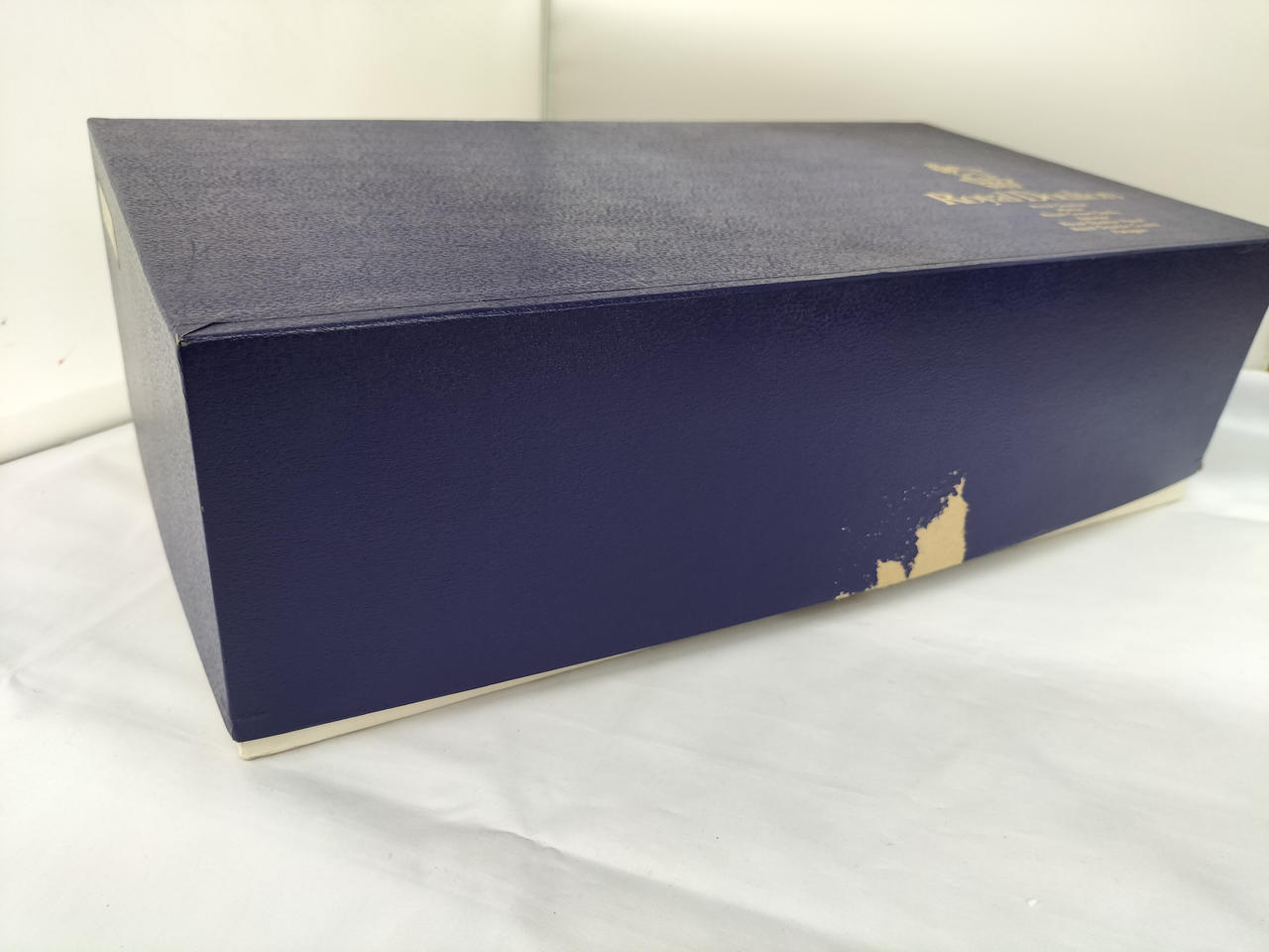 箱にイタミあり