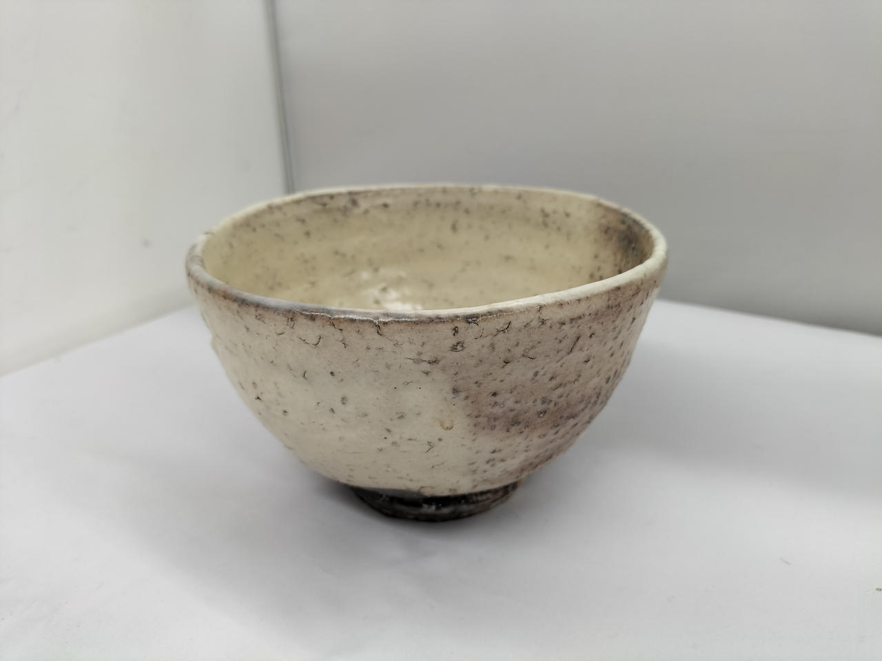 碗の口径約13cm、高さは約8cm