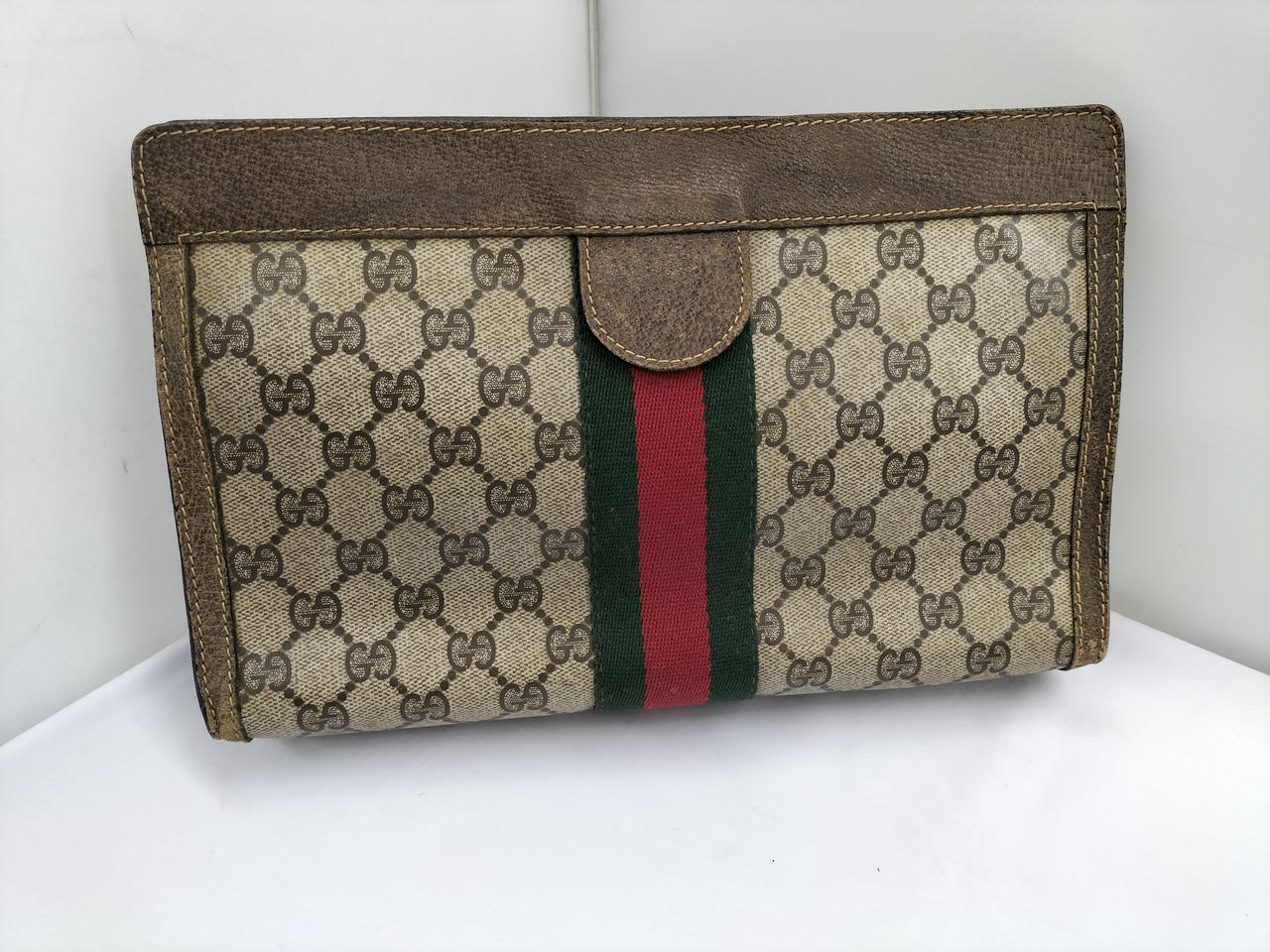 GUCCIのクラッチバッグです。
