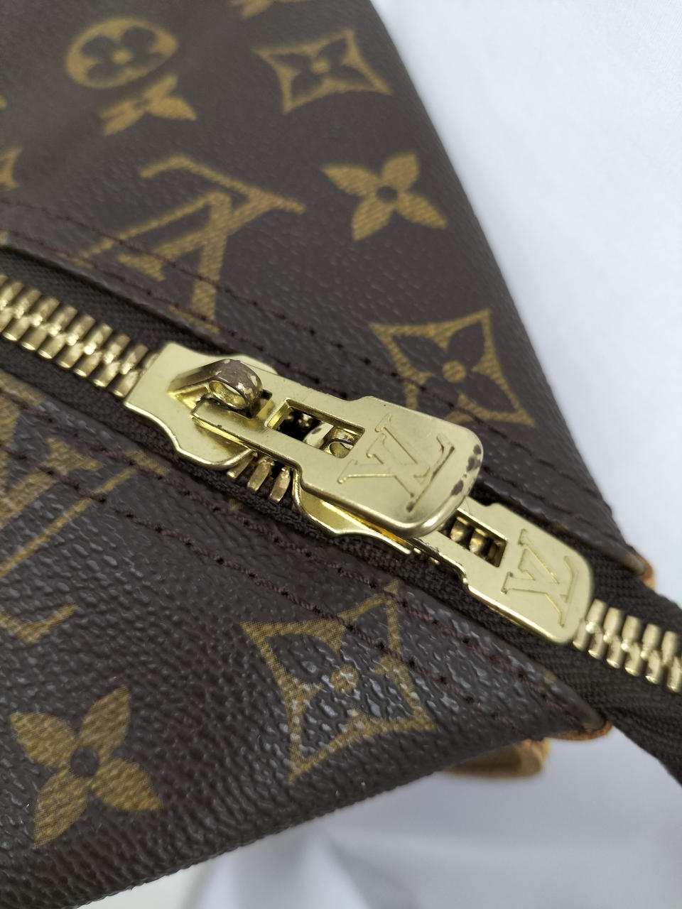 金属部分メッキ剥がれあり