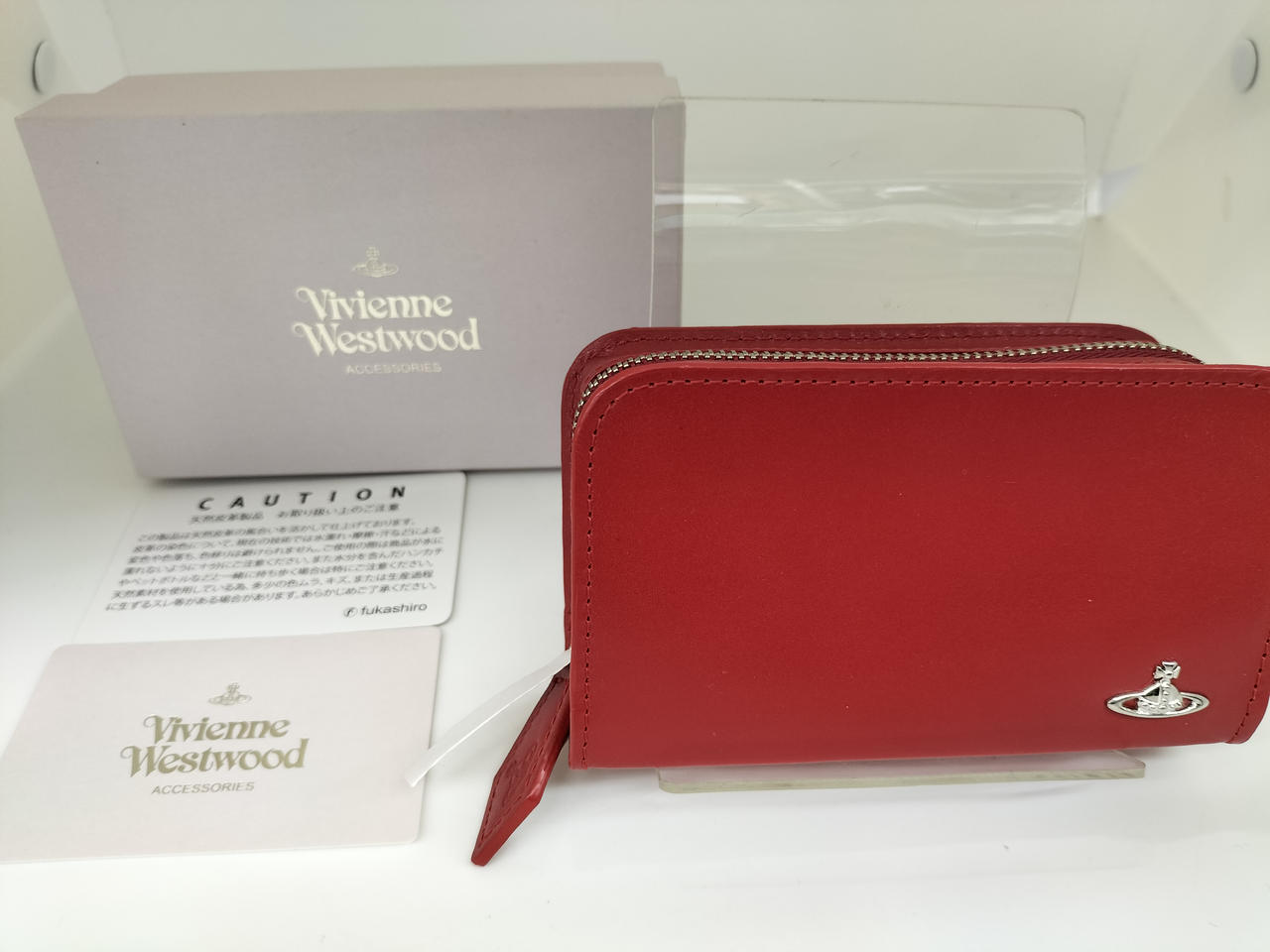 ガラスケースにて店舗販売しております