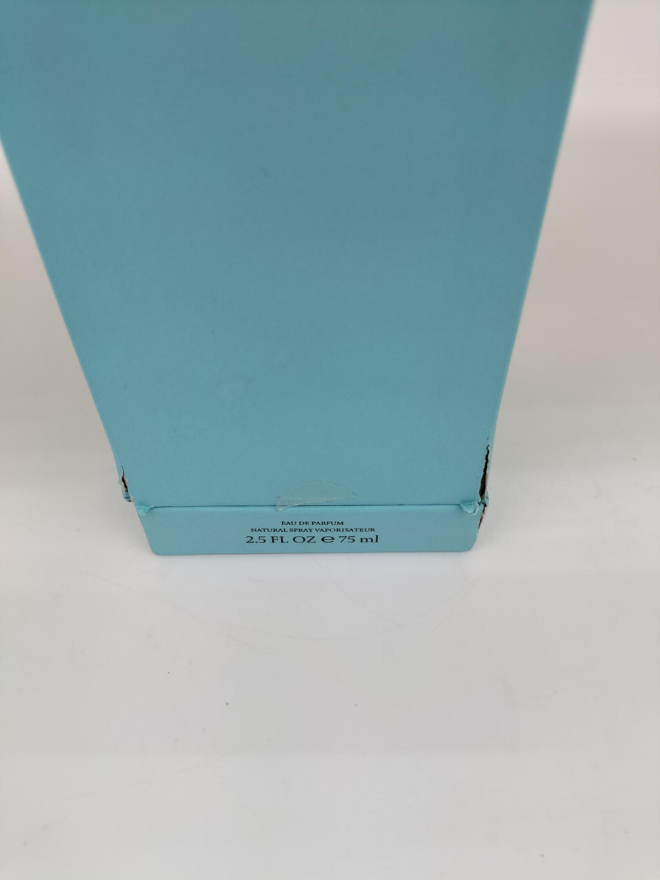 箱に破れがあります