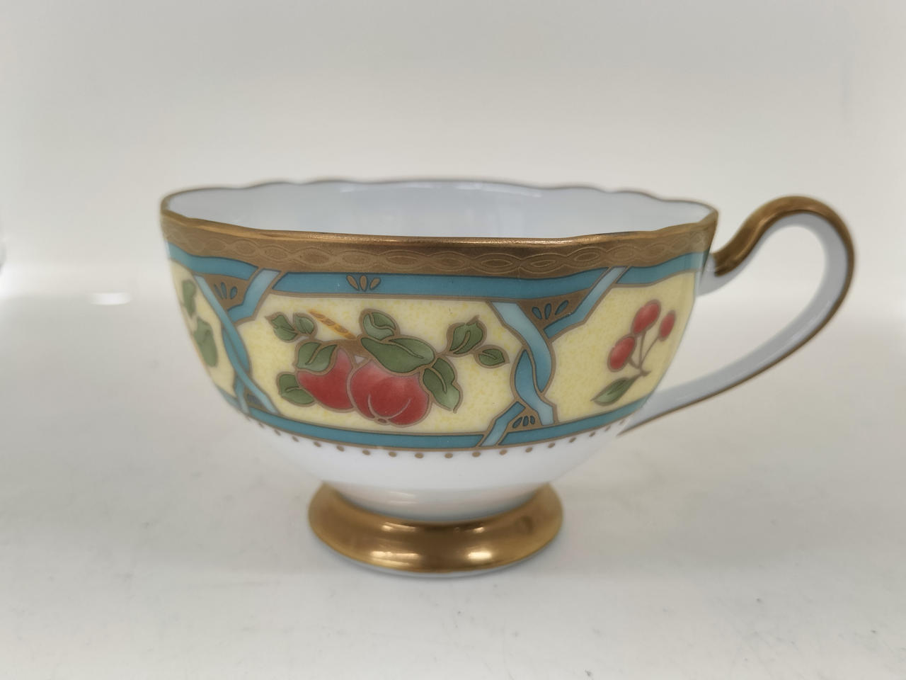 横　約10cm
高さ　約6.5cm