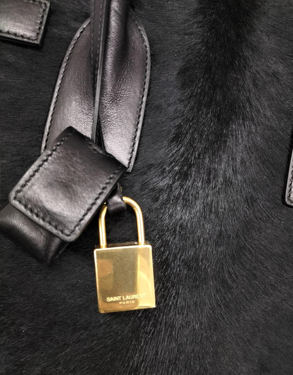 南京錠が入ってます