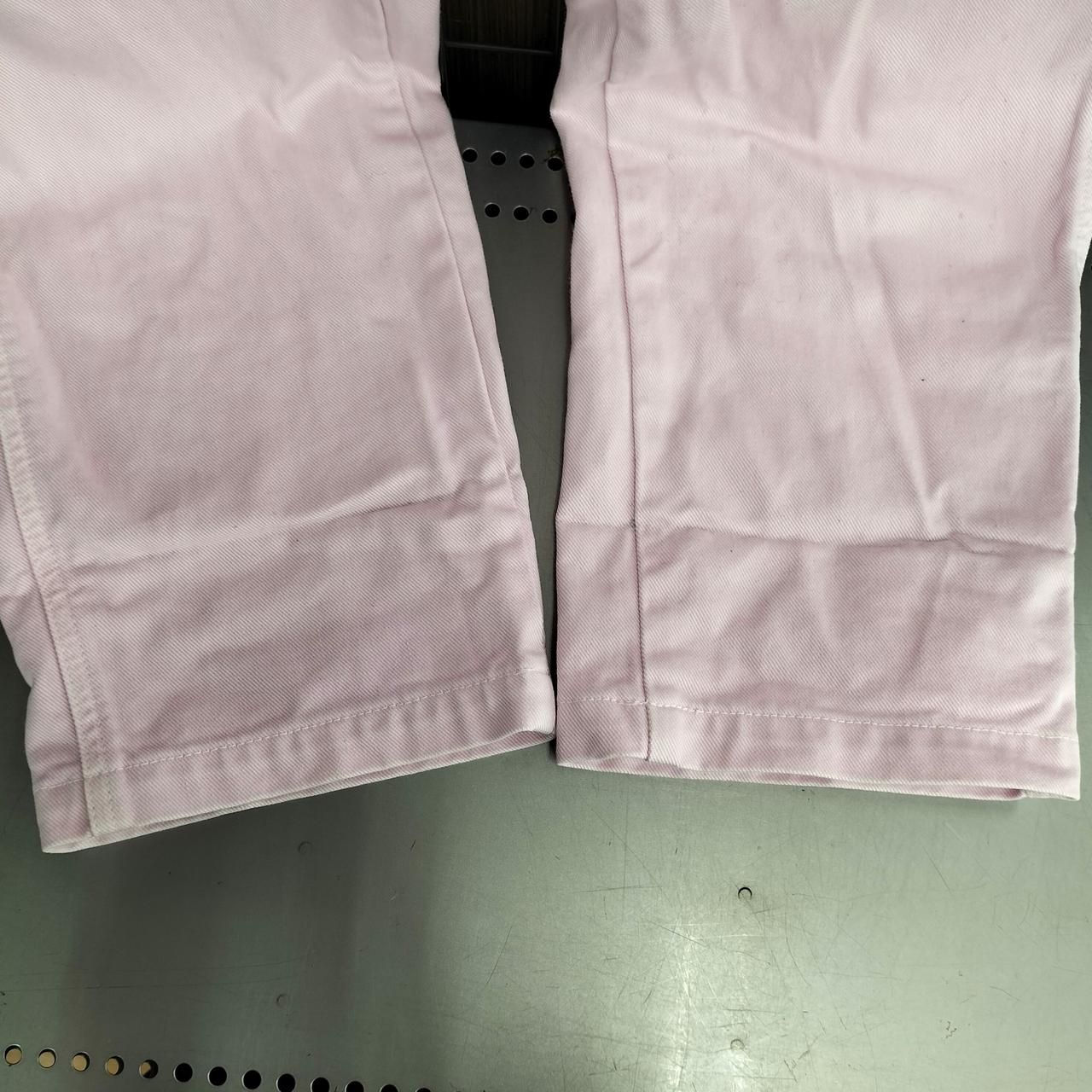 裾に折った跡や汚れあり