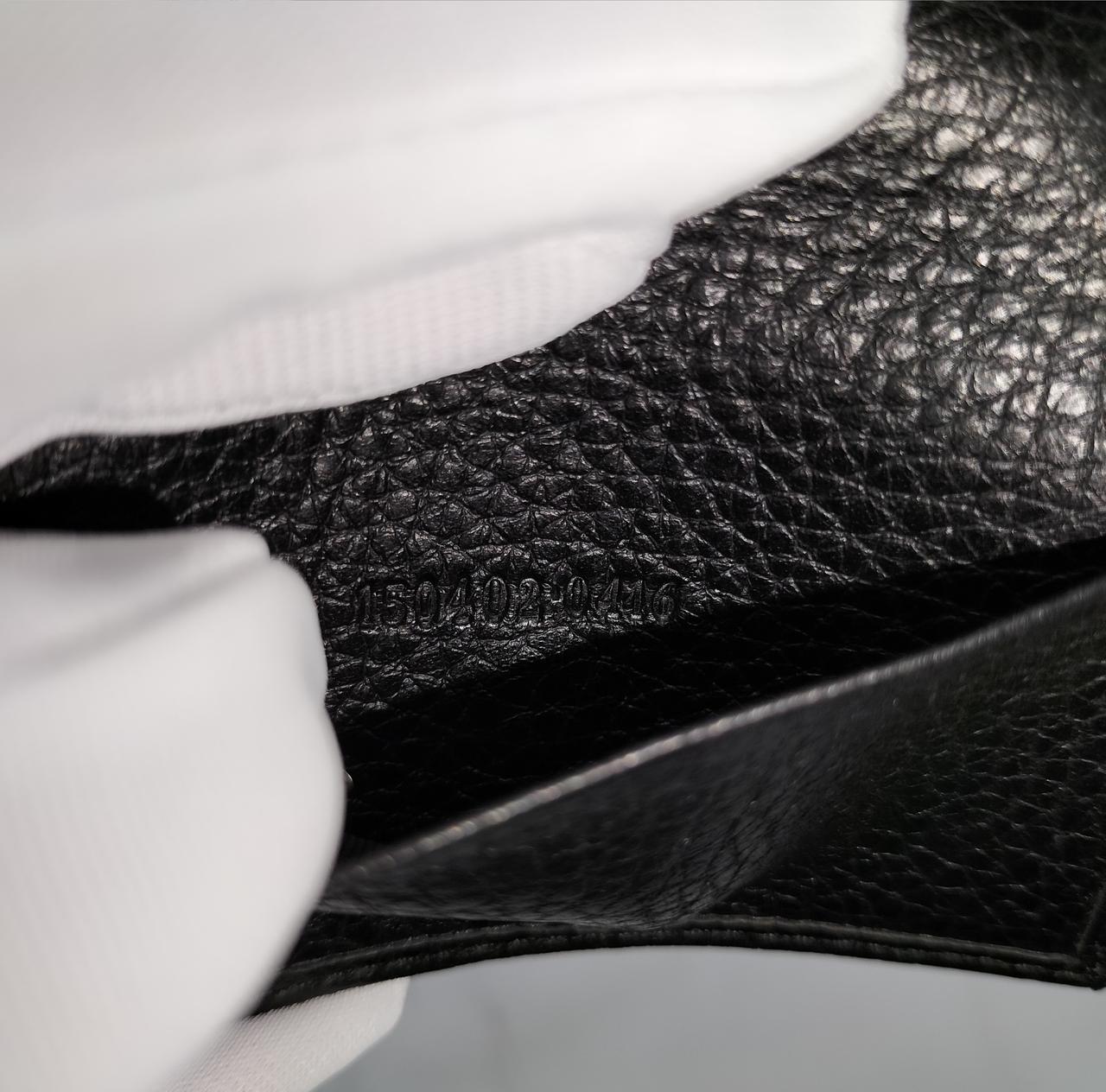 ポケット内側にナンバー刻印あり